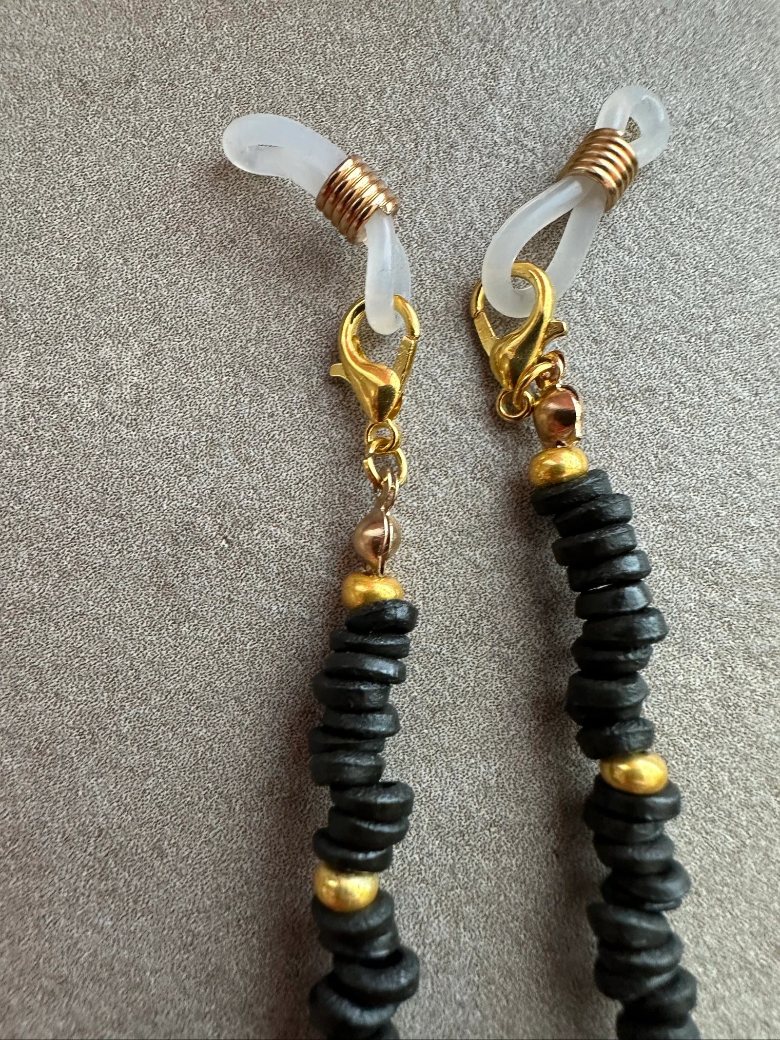 Eyeglass strap black and gold – photo 2